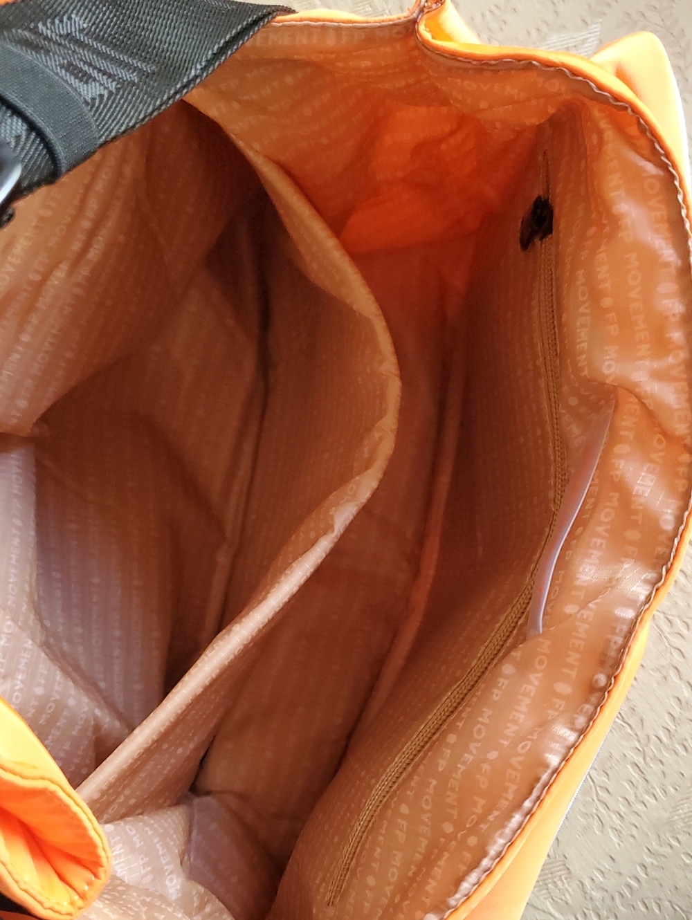 FP Movement In Motion Messenger Bag/Orange - Picture 13 of 15